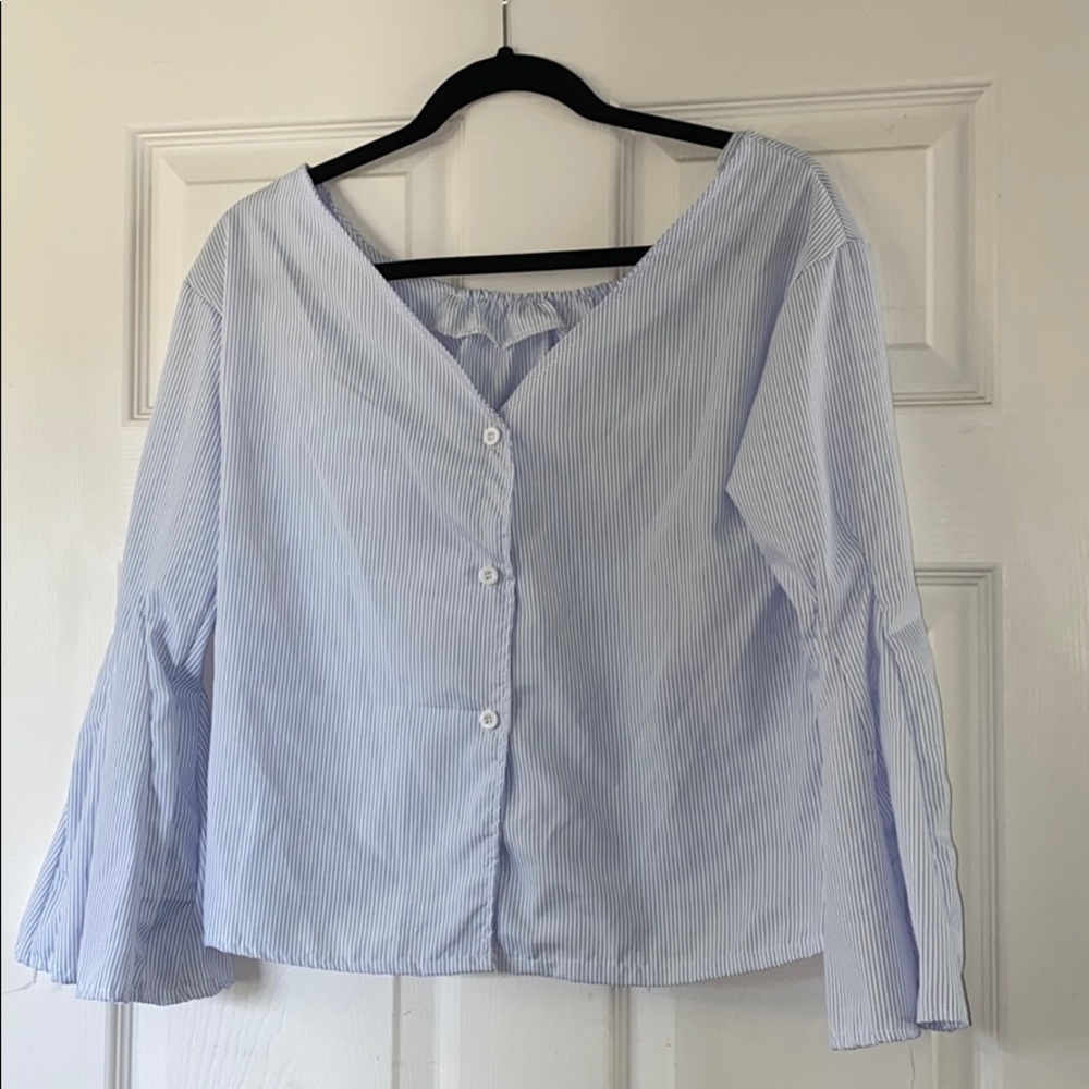 🎈OFFShoulder Fluted Sleeve Pinstriped Knot Front - Picture 6 of 7
